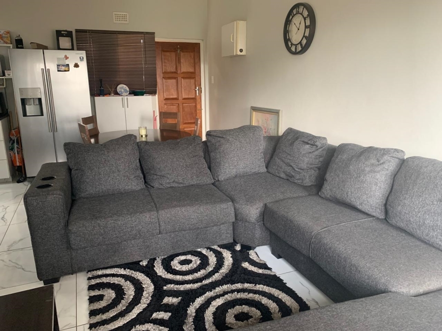 2 Bedroom Property for Sale in Empangeni Central KwaZulu-Natal