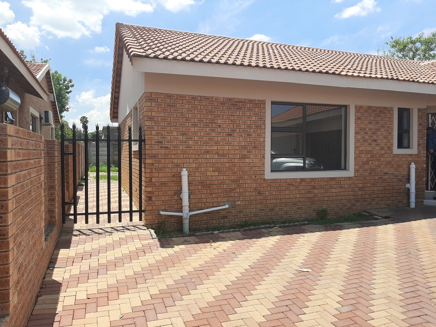 To Let 3 Bedroom Property for Rent in Pioneer Park KwaZulu-Natal