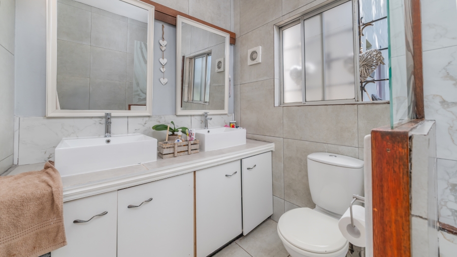 3 Bedroom Property for Sale in Willard Beach KwaZulu-Natal