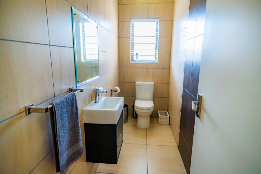 To Let 4 Bedroom Property for Rent in Sheffield Bay KwaZulu-Natal