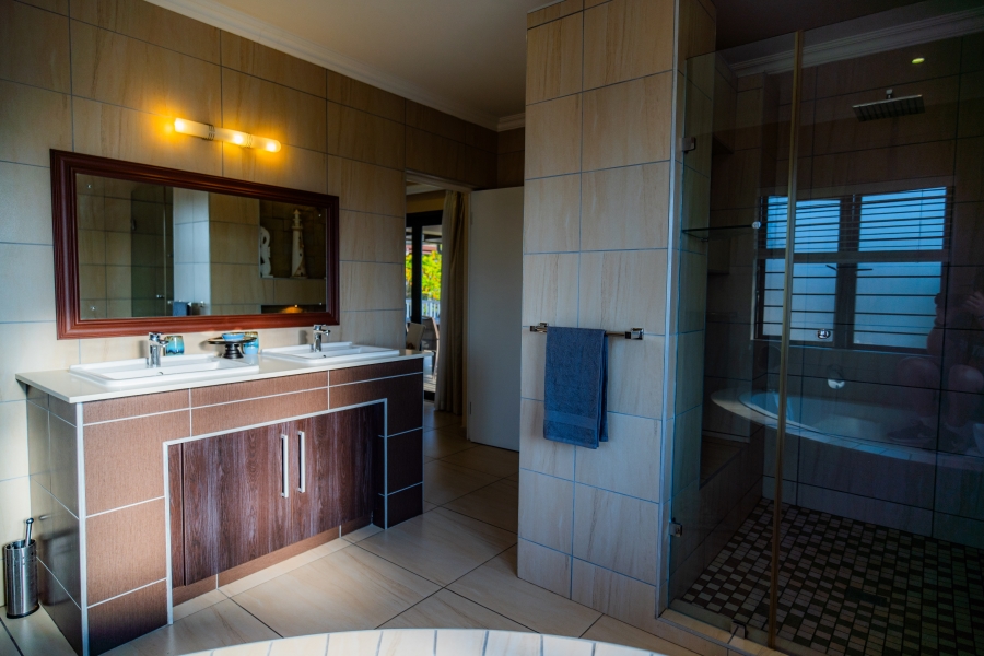 To Let 4 Bedroom Property for Rent in Sheffield Bay KwaZulu-Natal