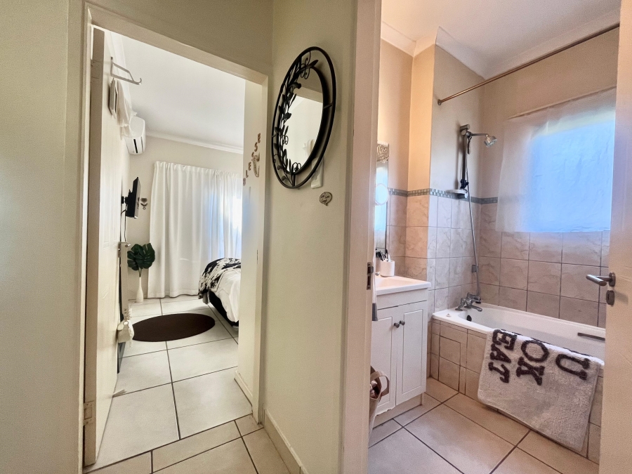 2 Bedroom Property for Sale in Sheffield Beach KwaZulu-Natal