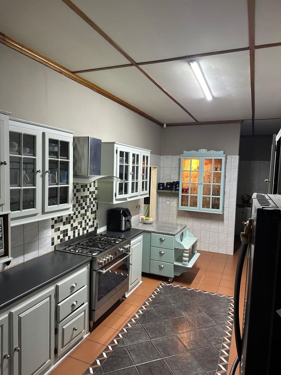 4 Bedroom Property for Sale in Signal Hill KwaZulu-Natal