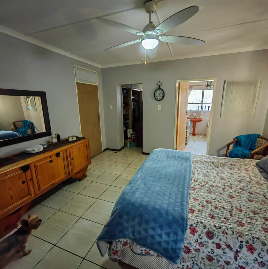 4 Bedroom Property for Sale in Signal Hill KwaZulu-Natal