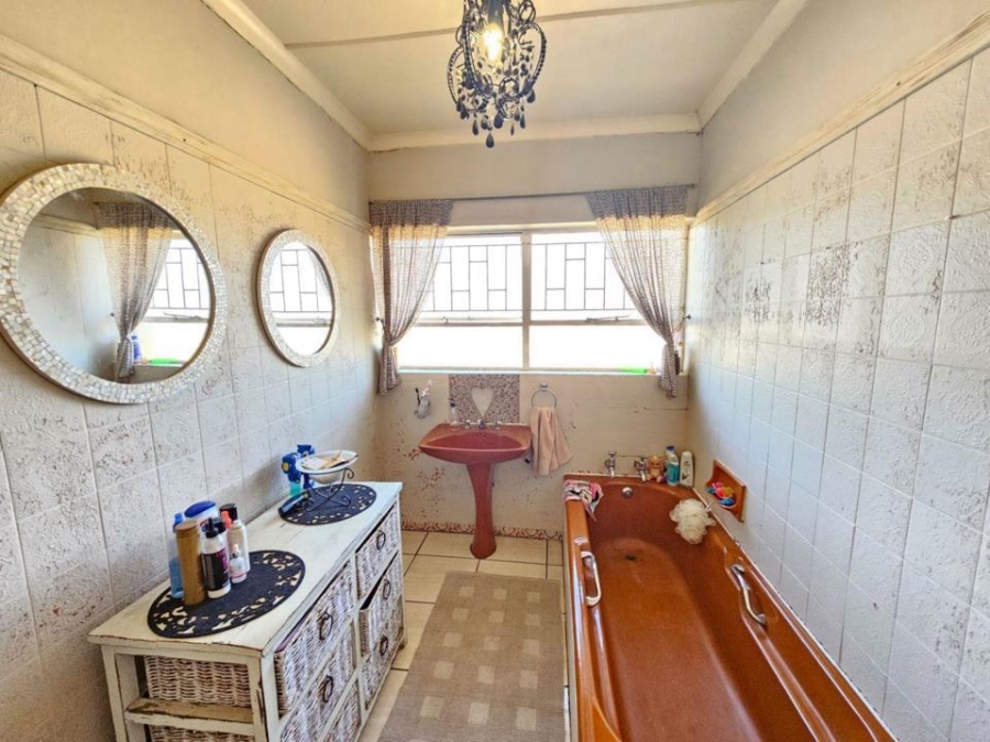 4 Bedroom Property for Sale in Signal Hill KwaZulu-Natal