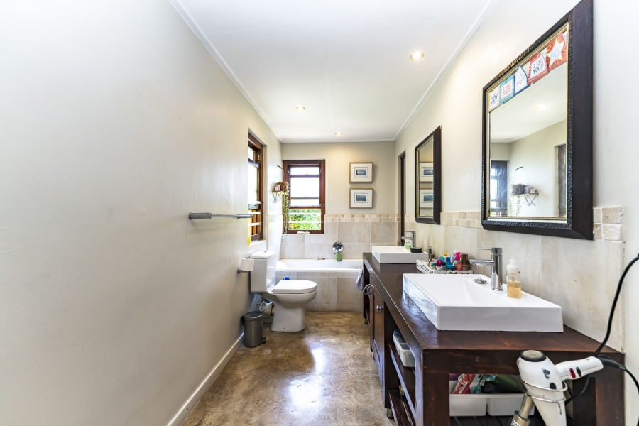 5 Bedroom Property for Sale in Zinkwazi Beach KwaZulu-Natal