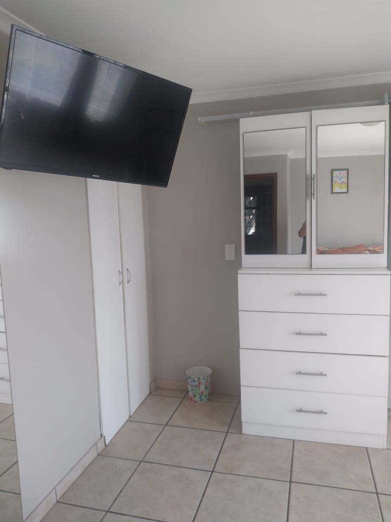 5 Bedroom Property for Sale in Amanzimtoti KwaZulu-Natal