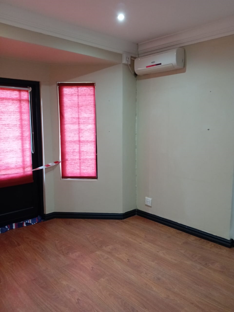 Commercial Property for Sale in Kloof KwaZulu-Natal