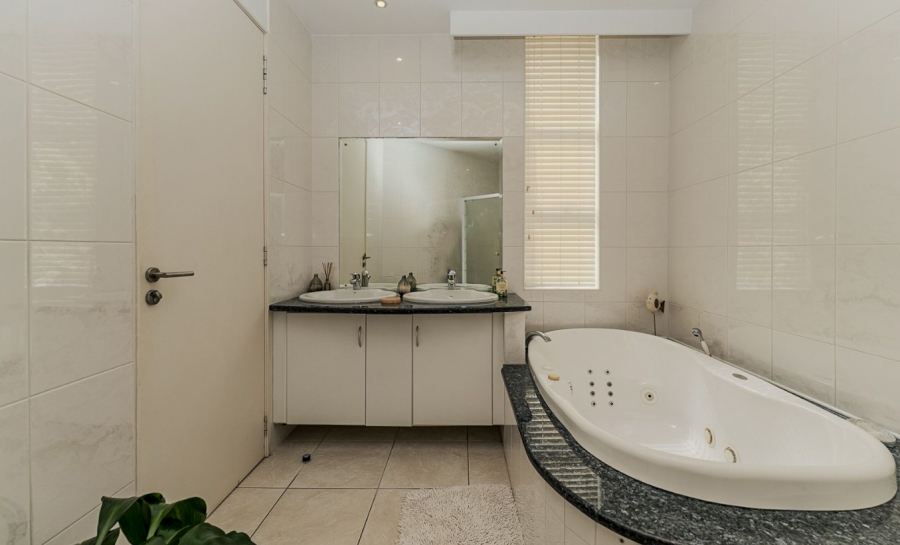 5 Bedroom Property for Sale in Ballito Central KwaZulu-Natal