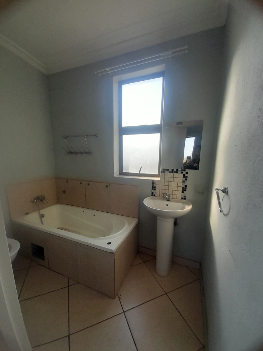 2 Bedroom Property for Sale in Madadeni J KwaZulu-Natal