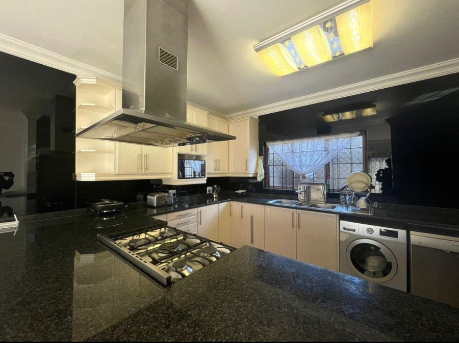 3 Bedroom Property for Sale in Glenwood KwaZulu-Natal