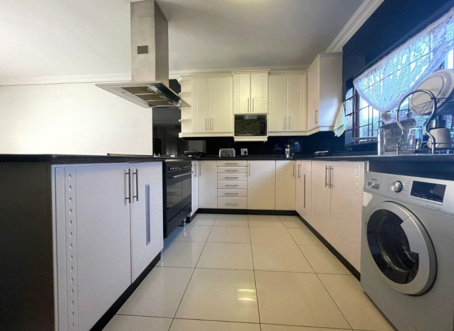 3 Bedroom Property for Sale in Glenwood KwaZulu-Natal