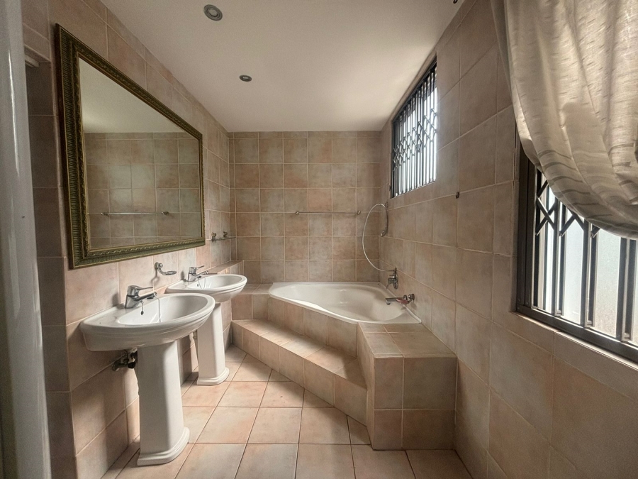 2 Bedroom Property for Sale in Morningside KwaZulu-Natal
