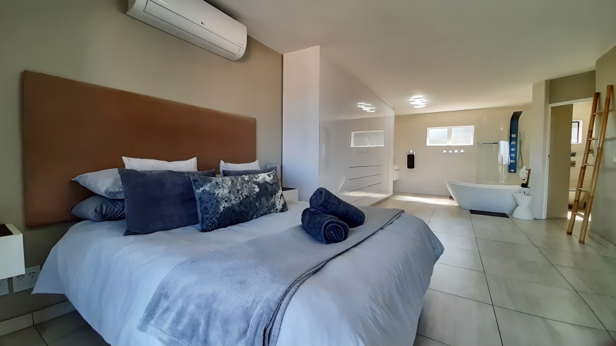 7 Bedroom Property for Sale in Salt Rock KwaZulu-Natal