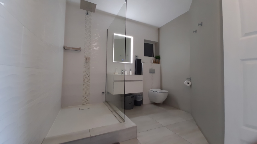 7 Bedroom Property for Sale in Salt Rock KwaZulu-Natal