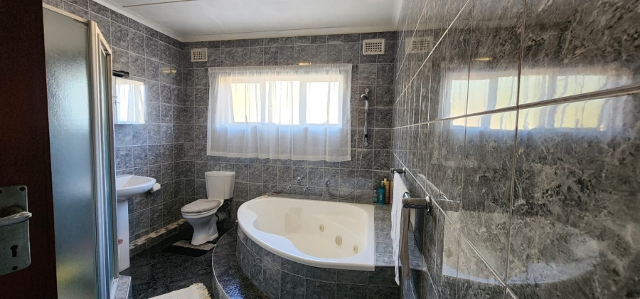 4 Bedroom Property for Sale in Brighton Beach KwaZulu-Natal