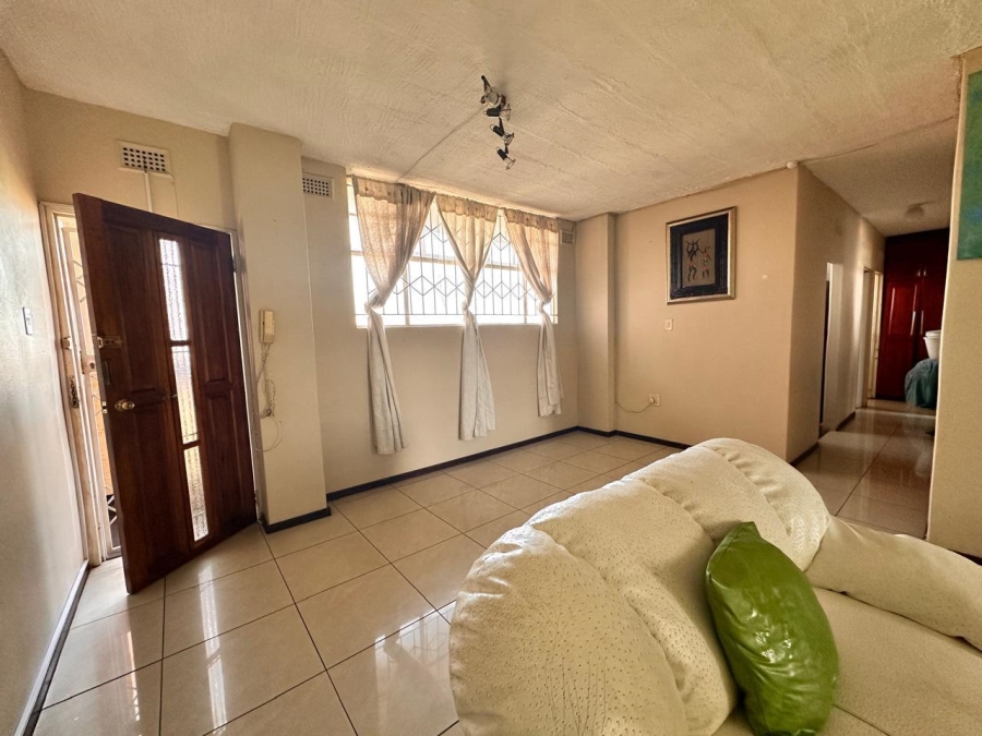 2 Bedroom Property for Sale in Montclair KwaZulu-Natal