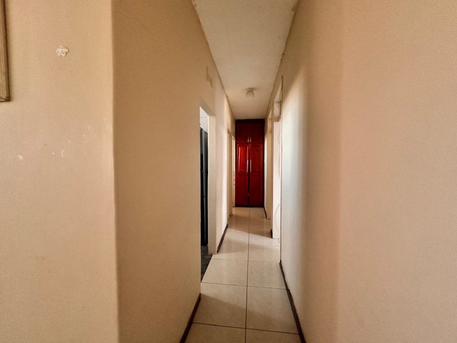 2 Bedroom Property for Sale in Montclair KwaZulu-Natal