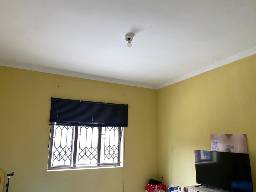 To Let 2 Bedroom Property for Rent in Clare Hills KwaZulu-Natal