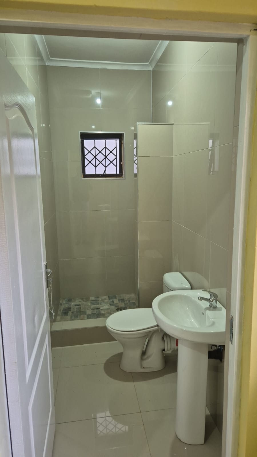 To Let 2 Bedroom Property for Rent in Clare Hills KwaZulu-Natal