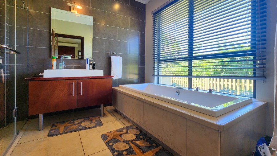 5 Bedroom Property for Sale in Simbithi Eco Estate KwaZulu-Natal