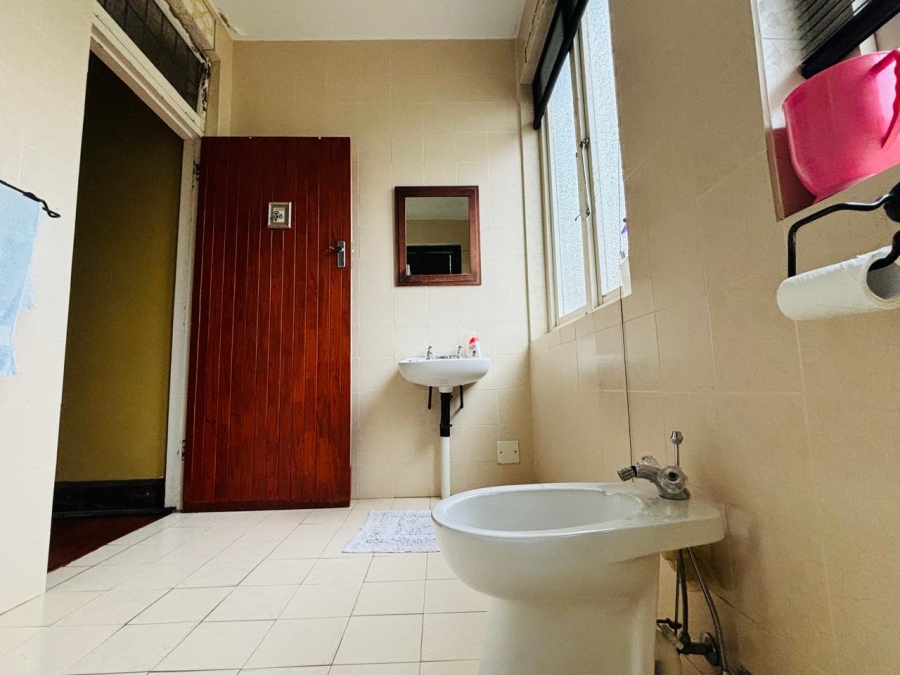 5 Bedroom Property for Sale in Glenwood KwaZulu-Natal