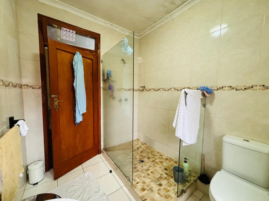 5 Bedroom Property for Sale in Glenwood KwaZulu-Natal