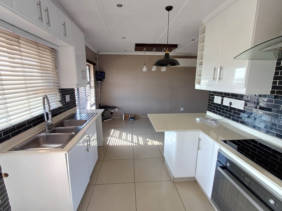 To Let 3 Bedroom Property for Rent in Ocean View KwaZulu-Natal