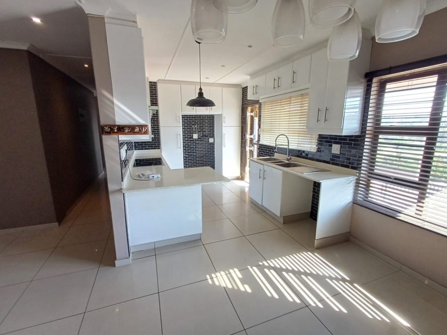 To Let 3 Bedroom Property for Rent in Ocean View KwaZulu-Natal