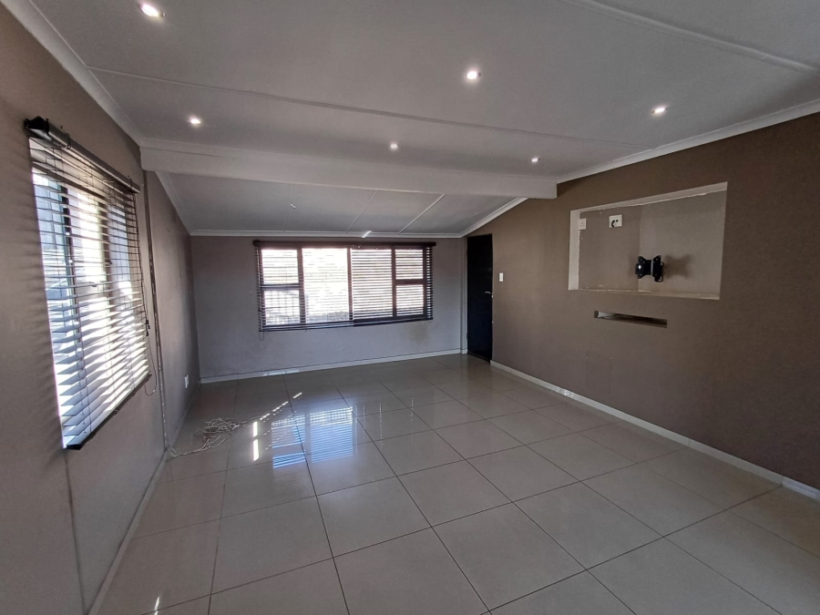 To Let 3 Bedroom Property for Rent in Ocean View KwaZulu-Natal