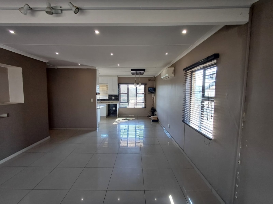 To Let 3 Bedroom Property for Rent in Ocean View KwaZulu-Natal