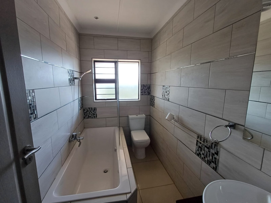To Let 3 Bedroom Property for Rent in Ocean View KwaZulu-Natal