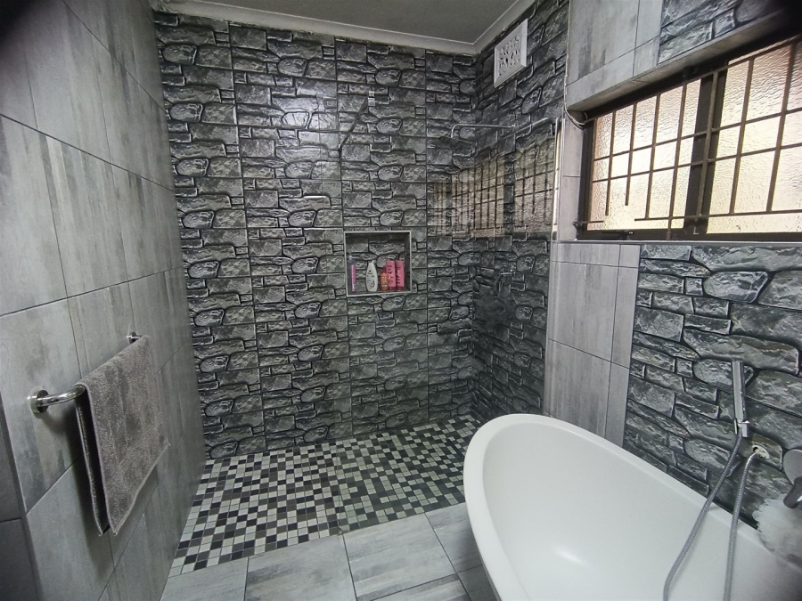 4 Bedroom Property for Sale in Berea West KwaZulu-Natal