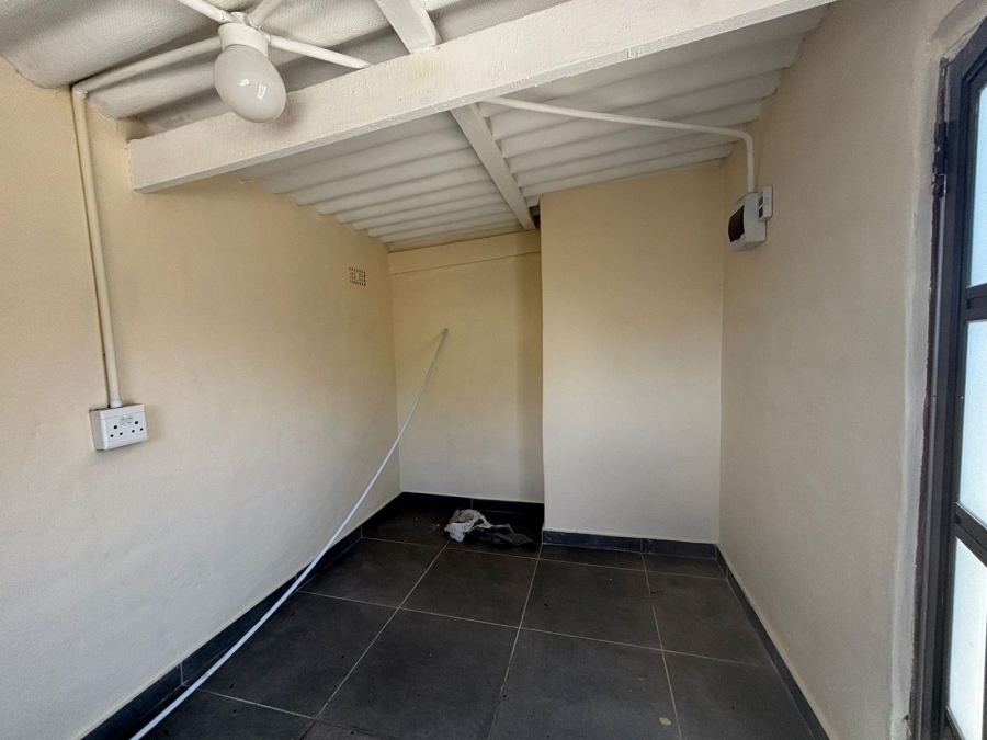 To Let 1 Bedroom Property for Rent in Umbilo KwaZulu-Natal