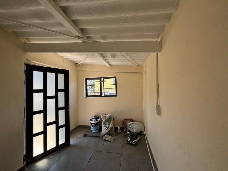 To Let 1 Bedroom Property for Rent in Umbilo KwaZulu-Natal