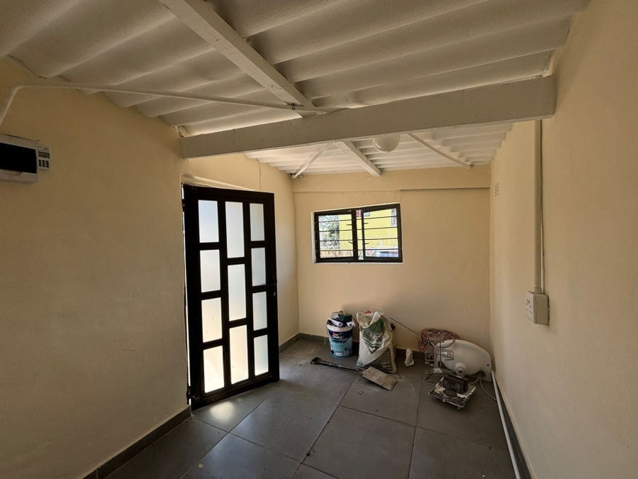 To Let 1 Bedroom Property for Rent in Umbilo KwaZulu-Natal