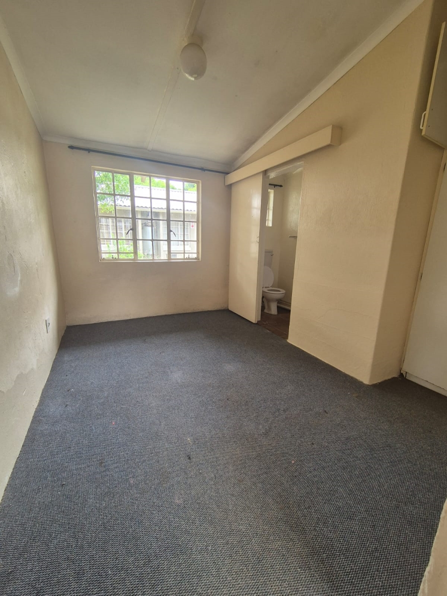 To Let 1 Bedroom Property for Rent in Scottsville KwaZulu-Natal