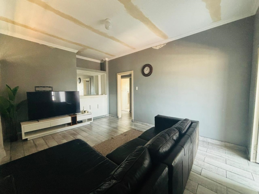 2 Bedroom Property for Sale in Glenwood KwaZulu-Natal