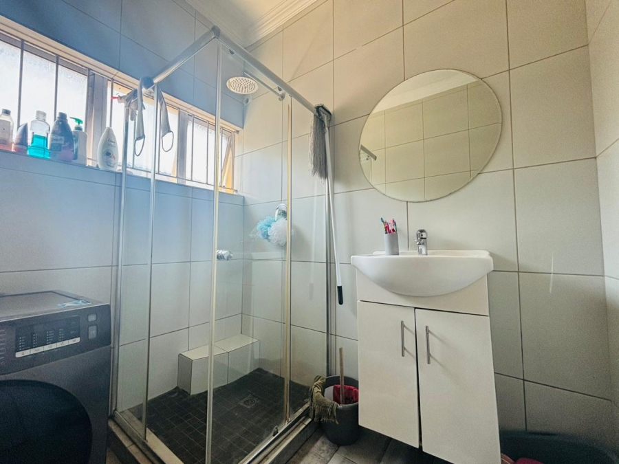 2 Bedroom Property for Sale in Glenwood KwaZulu-Natal