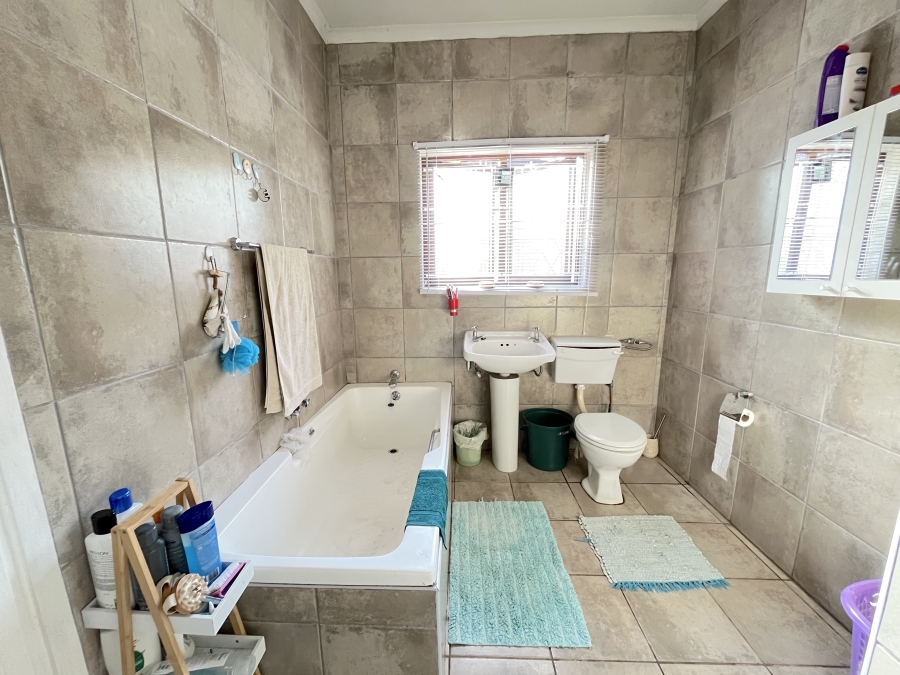 To Let 3 Bedroom Property for Rent in Leisure Bay KwaZulu-Natal