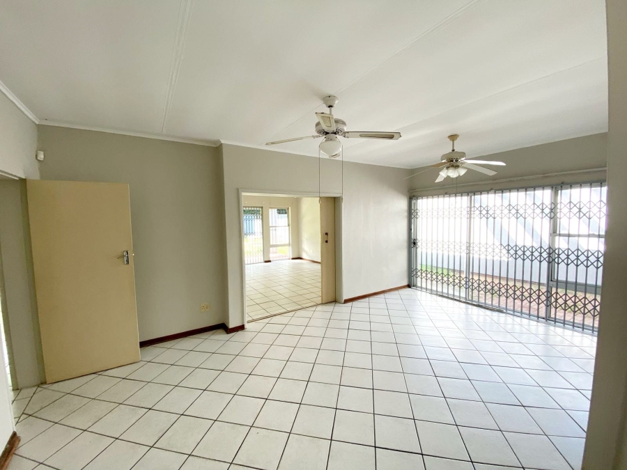 To Let 4 Bedroom Property for Rent in Meer En See KwaZulu-Natal