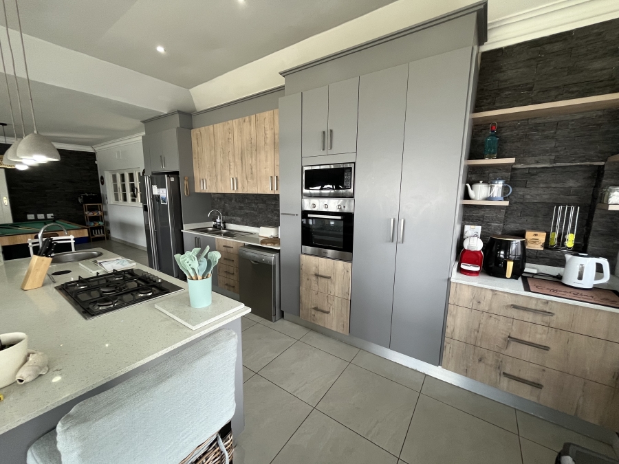 7 Bedroom Property for Sale in Ramsgate KwaZulu-Natal
