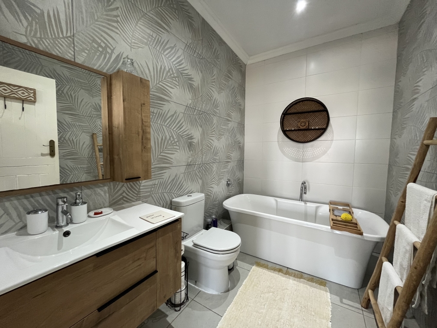 7 Bedroom Property for Sale in Ramsgate KwaZulu-Natal