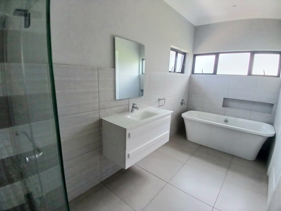 To Let 3 Bedroom Property for Rent in New Salt Rock City KwaZulu-Natal