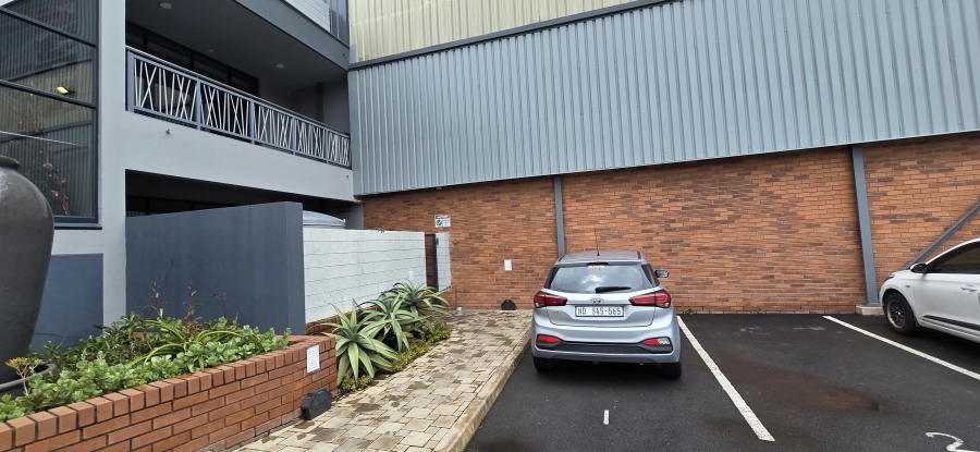 To Let Commercial Property for Rent in Cliffdale KwaZulu-Natal