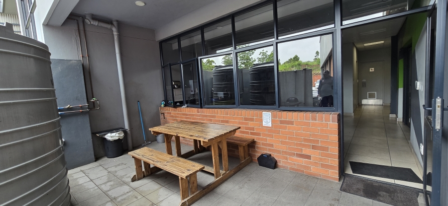 To Let Commercial Property for Rent in Cliffdale KwaZulu-Natal