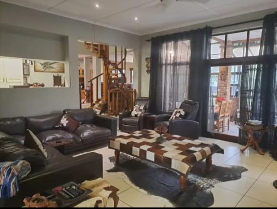 To Let 4 Bedroom Property for Rent in Meer En See KwaZulu-Natal