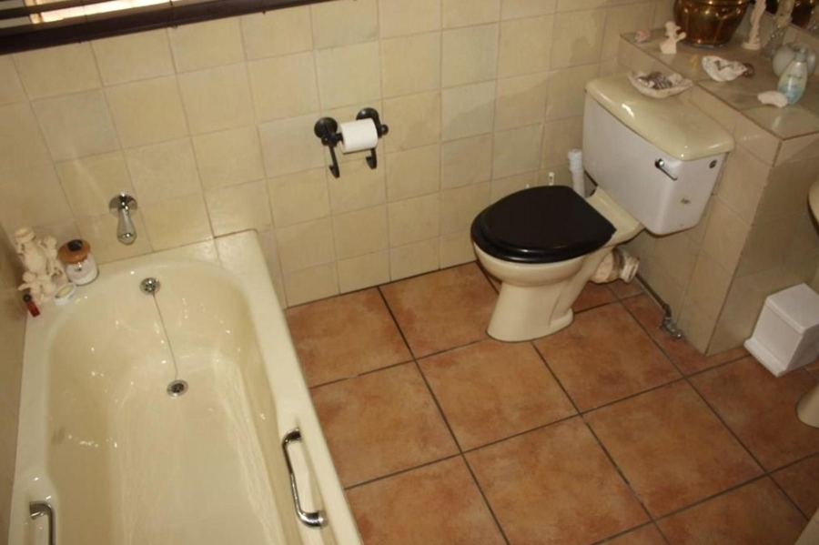 4 Bedroom Property for Sale in Huttenheights KwaZulu-Natal