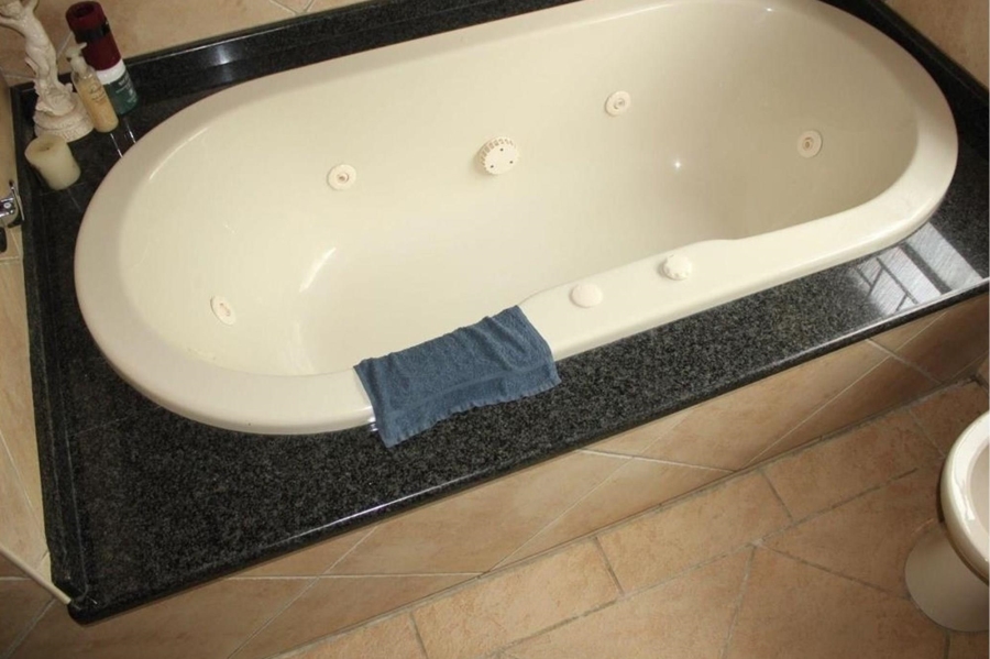 4 Bedroom Property for Sale in Huttenheights KwaZulu-Natal