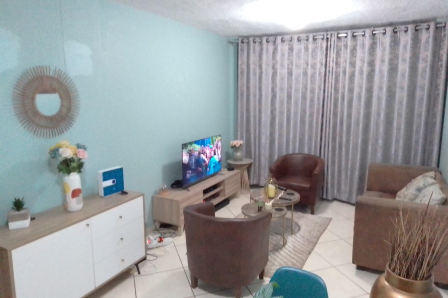 1 Bedroom Property for Sale in Essenwood KwaZulu-Natal
